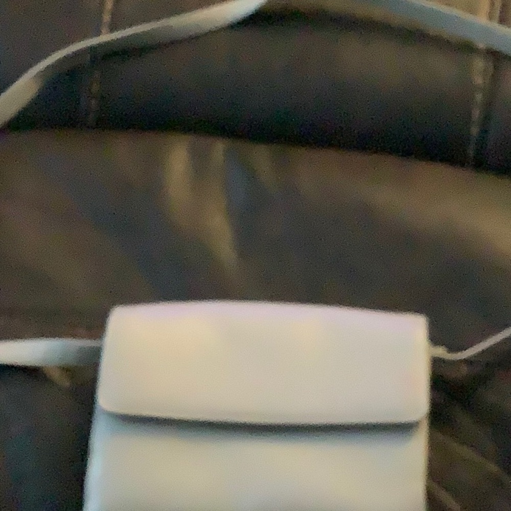 Woman’s crossbody purse tan